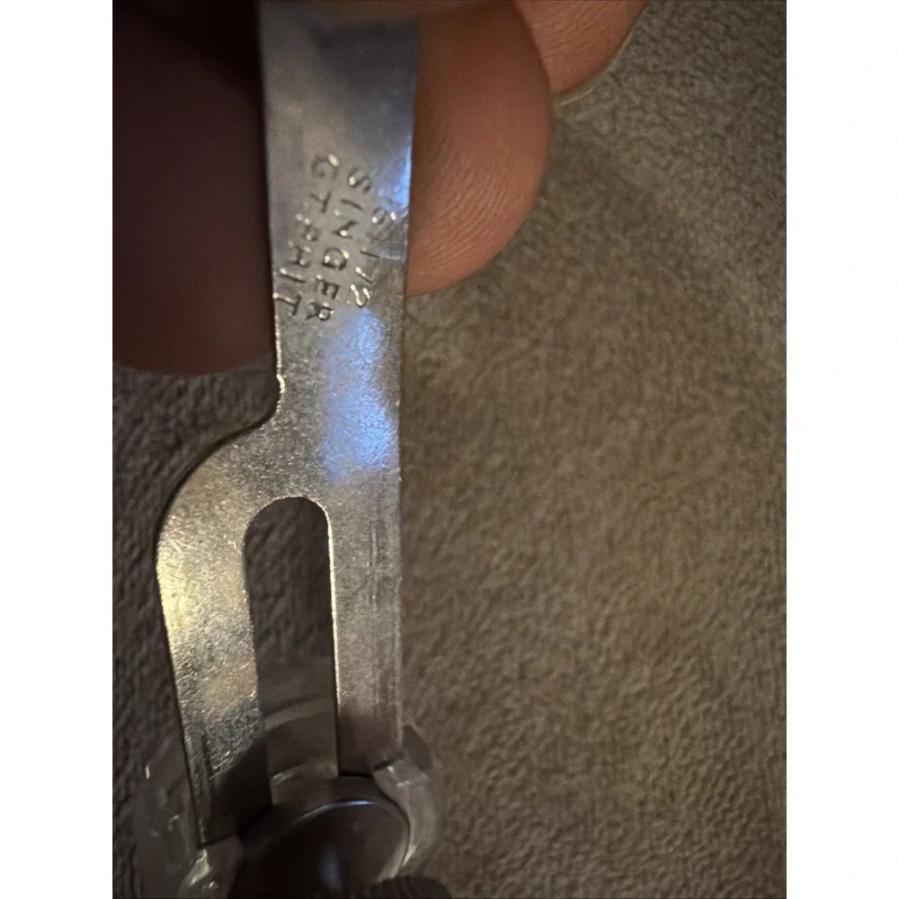 Singer Sewing Machine Featherweight Seam Guide Attachment #161172 15/66/201/221